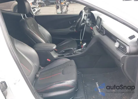 2019 Hyundai Veloster 2.0 Premium z USA, uszkodzony, nr VIN KMHTG6AF2KU007229